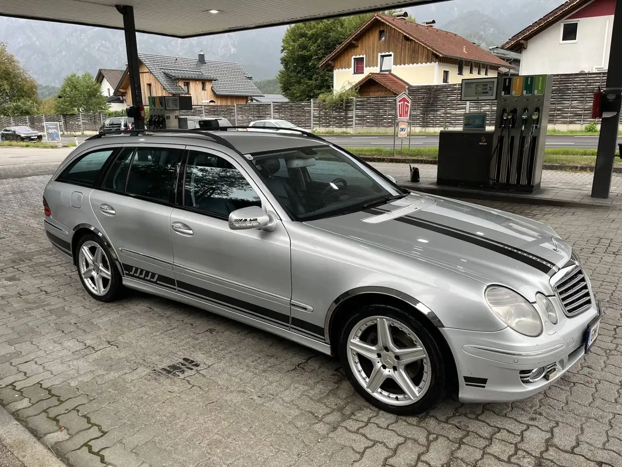 Mercedes-Benz E 320 E 320 T Avantg. 4MATIC A-Edi. Plus CDI Aut. Avantgarde A-Edition PLUS — photo 1 of 8