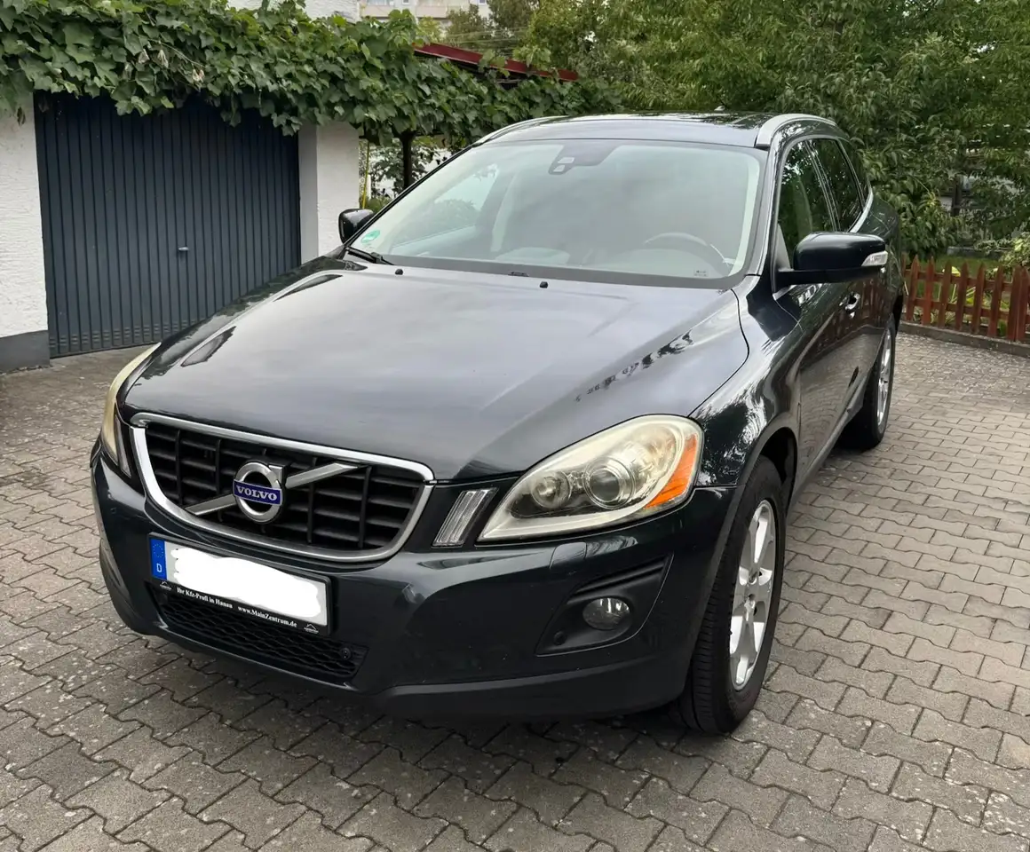 Volvo XC60 XC60 Diesel 2.4D DRIVe — photo 1 of 15
