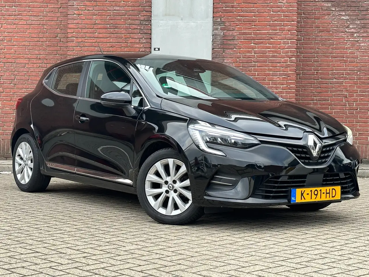 Renault Clio 1.0 TCe Bi-Fuel Intens|LED|LPG|CRUISE-CONTROL|PDC| — photo 1 of 15