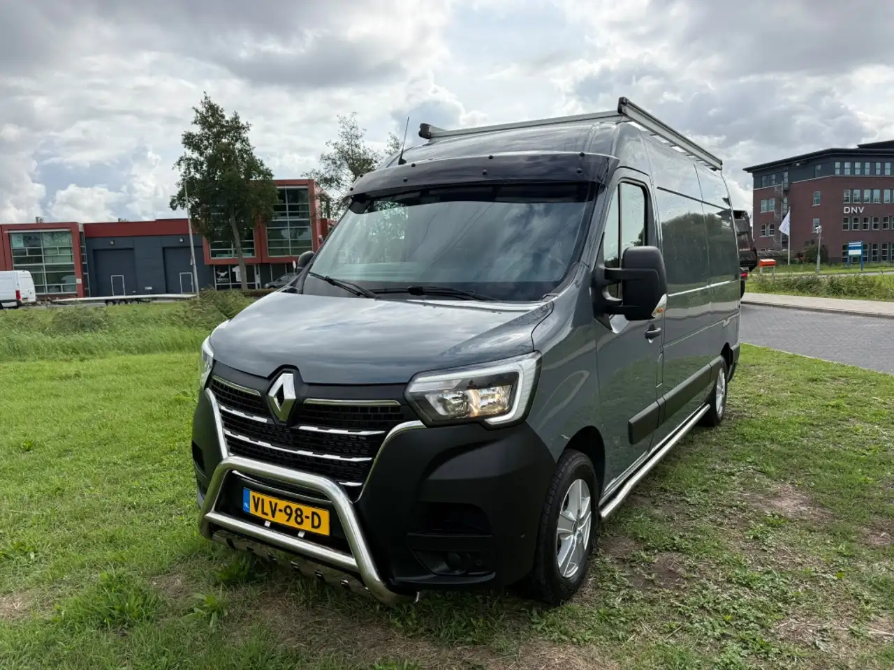 Renault Master T35 2.3dCi L2H2 W.E. — photo 1 of 16