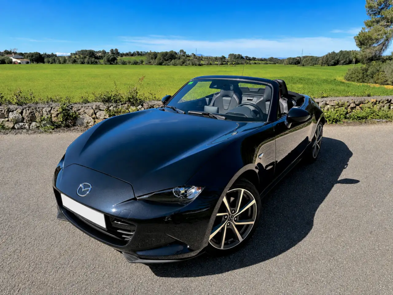 Mazda MX-5 ST 2.0 Skyactiv-G i-Stop i-Eloop Zenith Sport — photo 1 of 14
