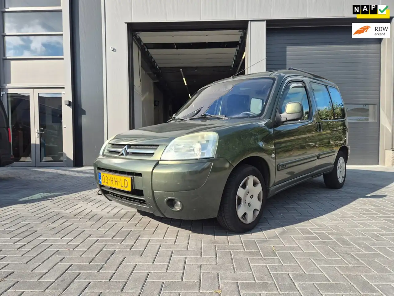 Citroen Berlingo 1.6i Multispace Attraction — photo 1 of 11