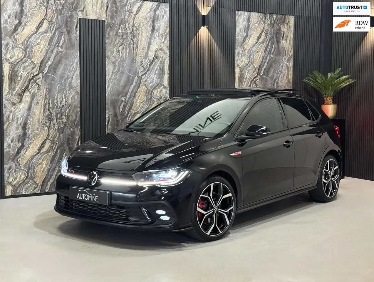 Volkswagen Polo GTI 2.0 TSI GTI|PANO|SFEER|BEATS|BLINDSPOT|KEYLESS|BOM — photo 1 of 40