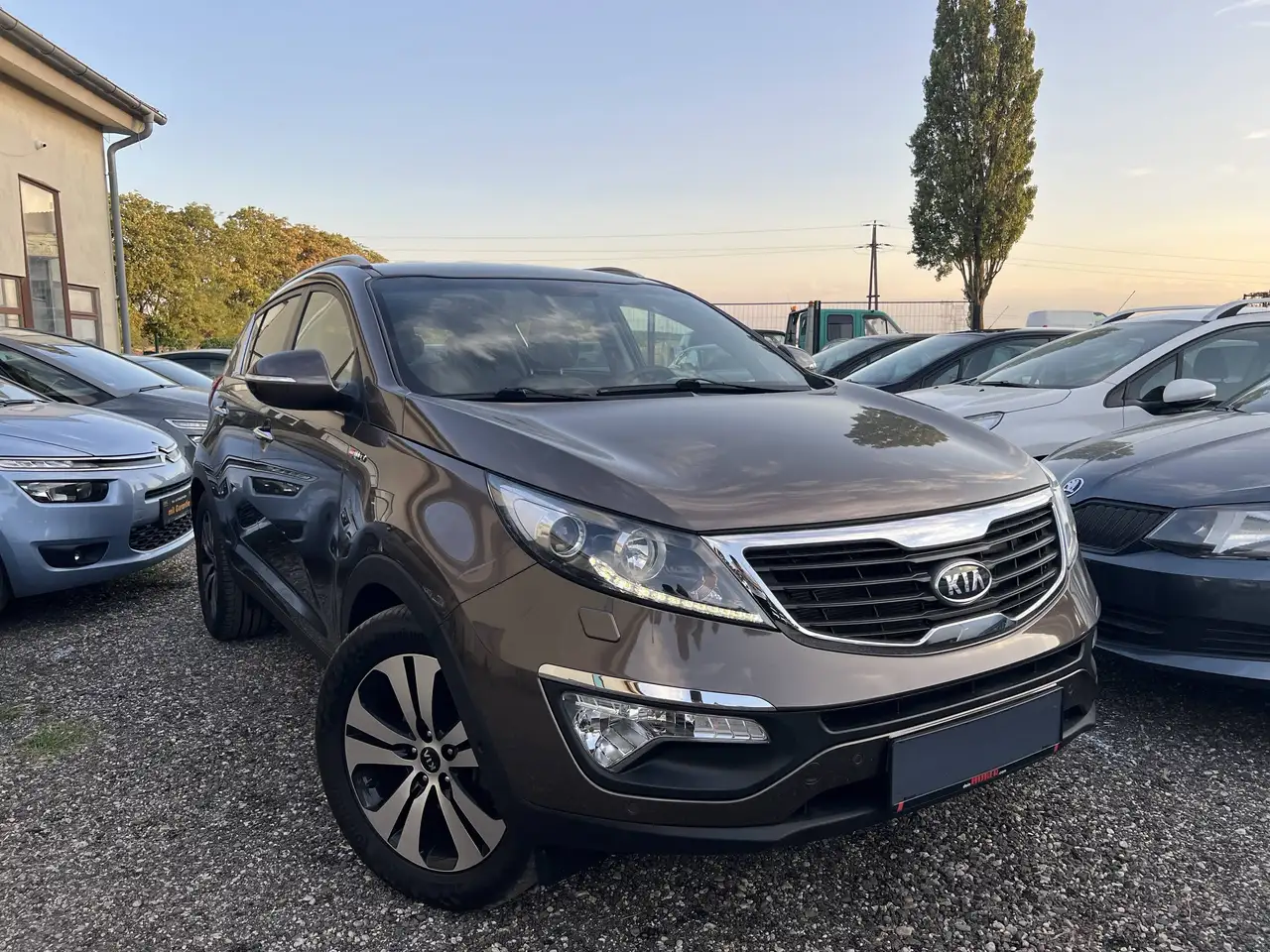 Kia Sportage 2.0 CRDi ActivePro 4WD | Automatik | 1. Besitz | Serviceheft — photo 1 of 16