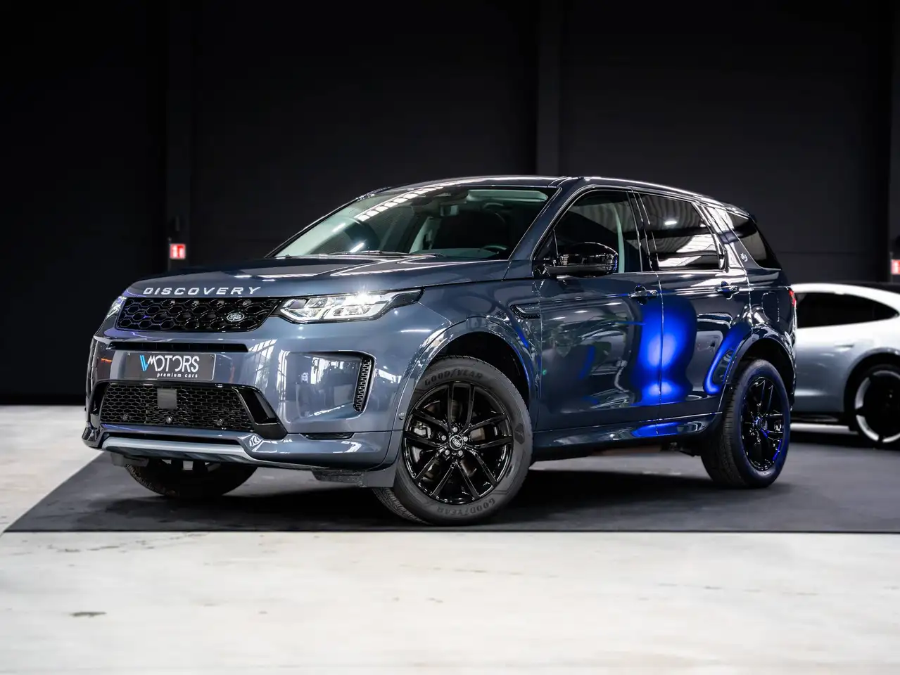 Land Rover Discovery Sport PHEV 1.5 Turbo 4WD P300e S - CC - Pano - 360° - Keyless — photo 1 of 15