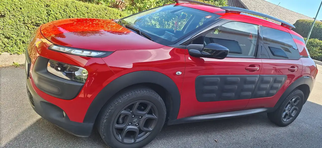 Citroen C4 Cactus 1,2 VTI82 Shine — photo 1 of 6