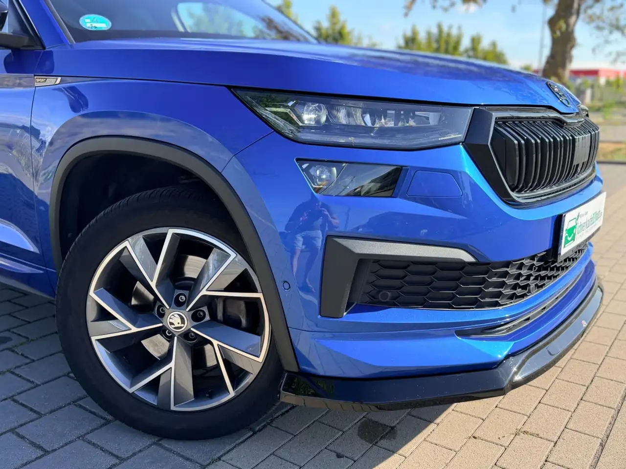 Skoda Kodiaq 2.0 TDI Sportline 4x4 LED*AHK*NAVI uvm. — photo 1 of 40