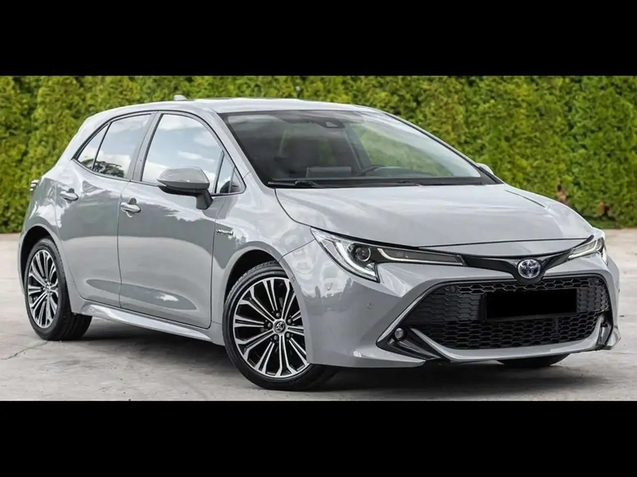Toyota Corolla 1.8 Hybrid Team Deutschland — photo 1 of 26