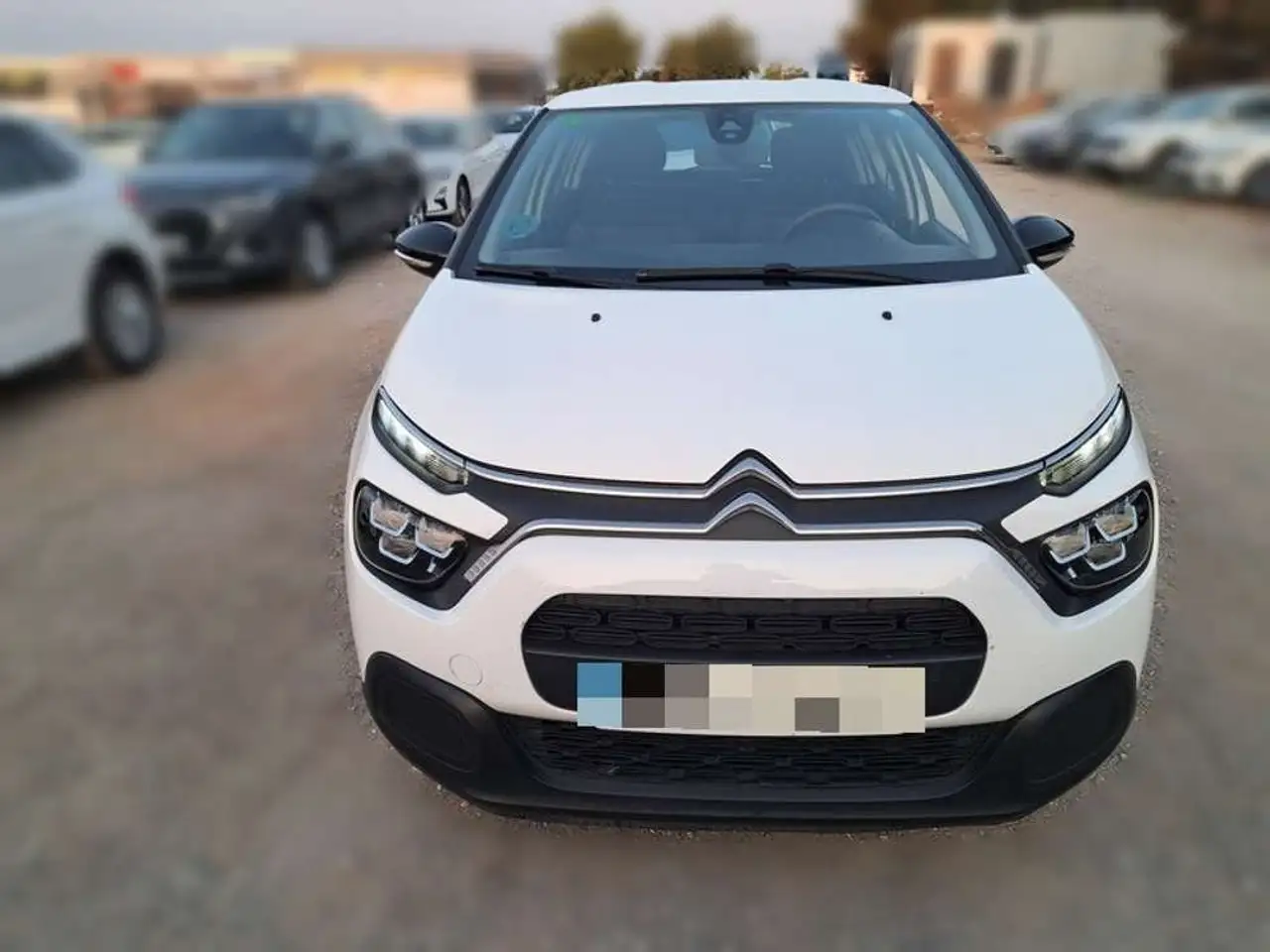 Citroen C3 BlueHDi 75KW (100CV) S&S Live Pack — photo 1 of 18