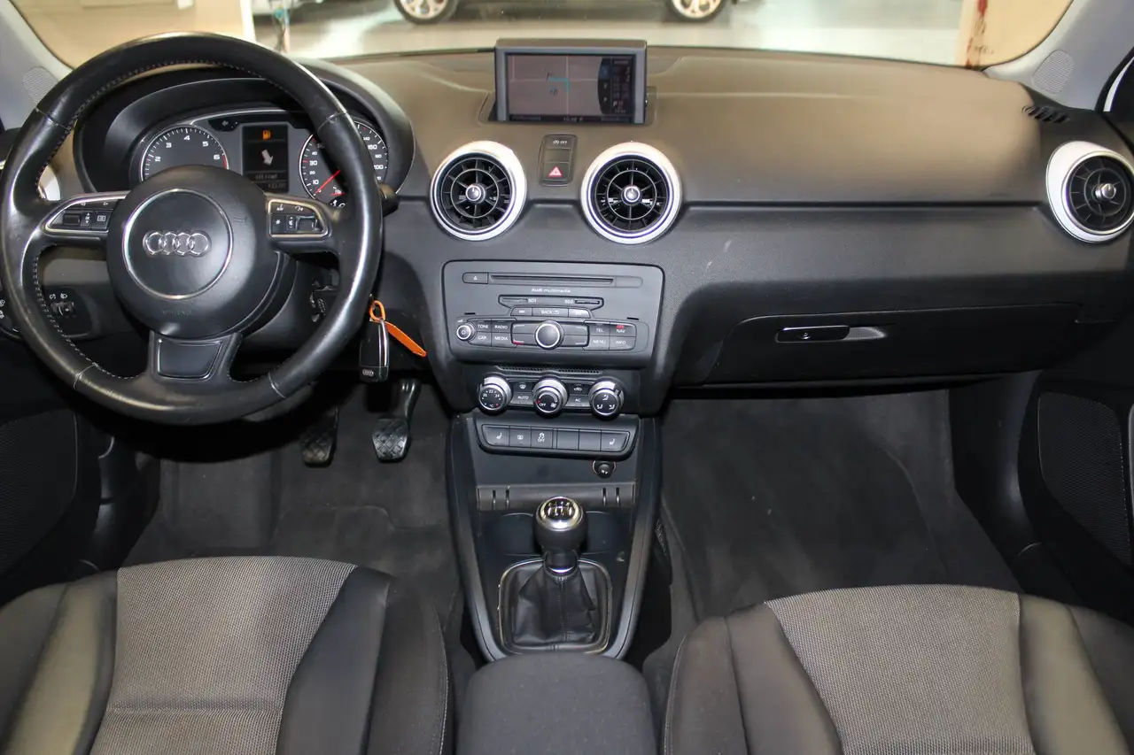 2011 Audi A1 1.2 TFSI Ambition*Sportsitze*Sitzheizung*Klima*Navi*PDC, photograph 8
