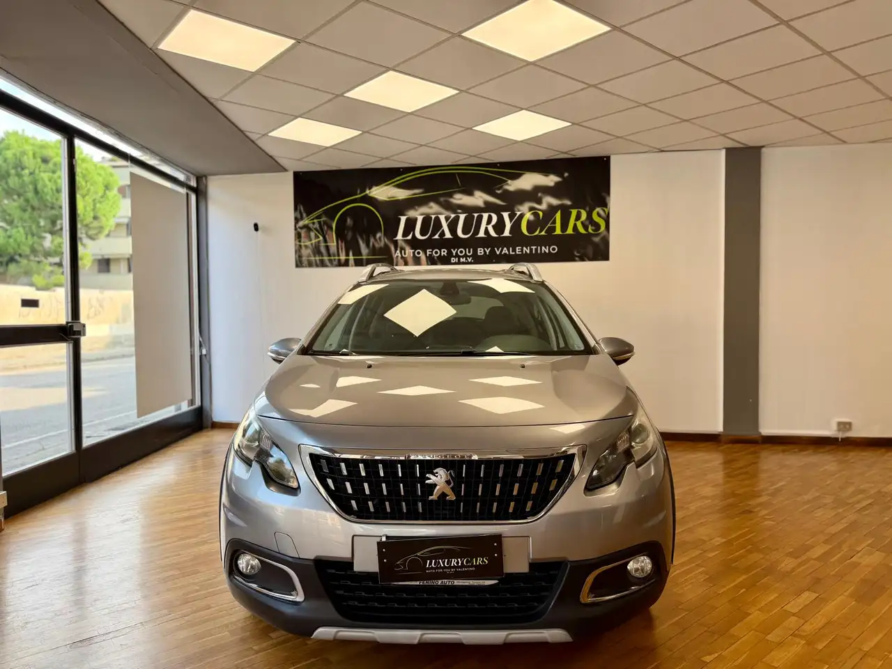 Peugeot 2008 — photo 1 of 15