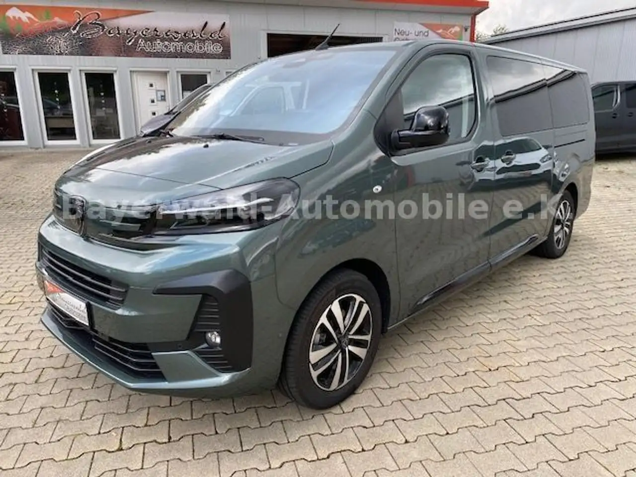 Peugeot Traveller Allure 2,2 L3 8-Sitze Navi Pano Webast — photo 1 of 40