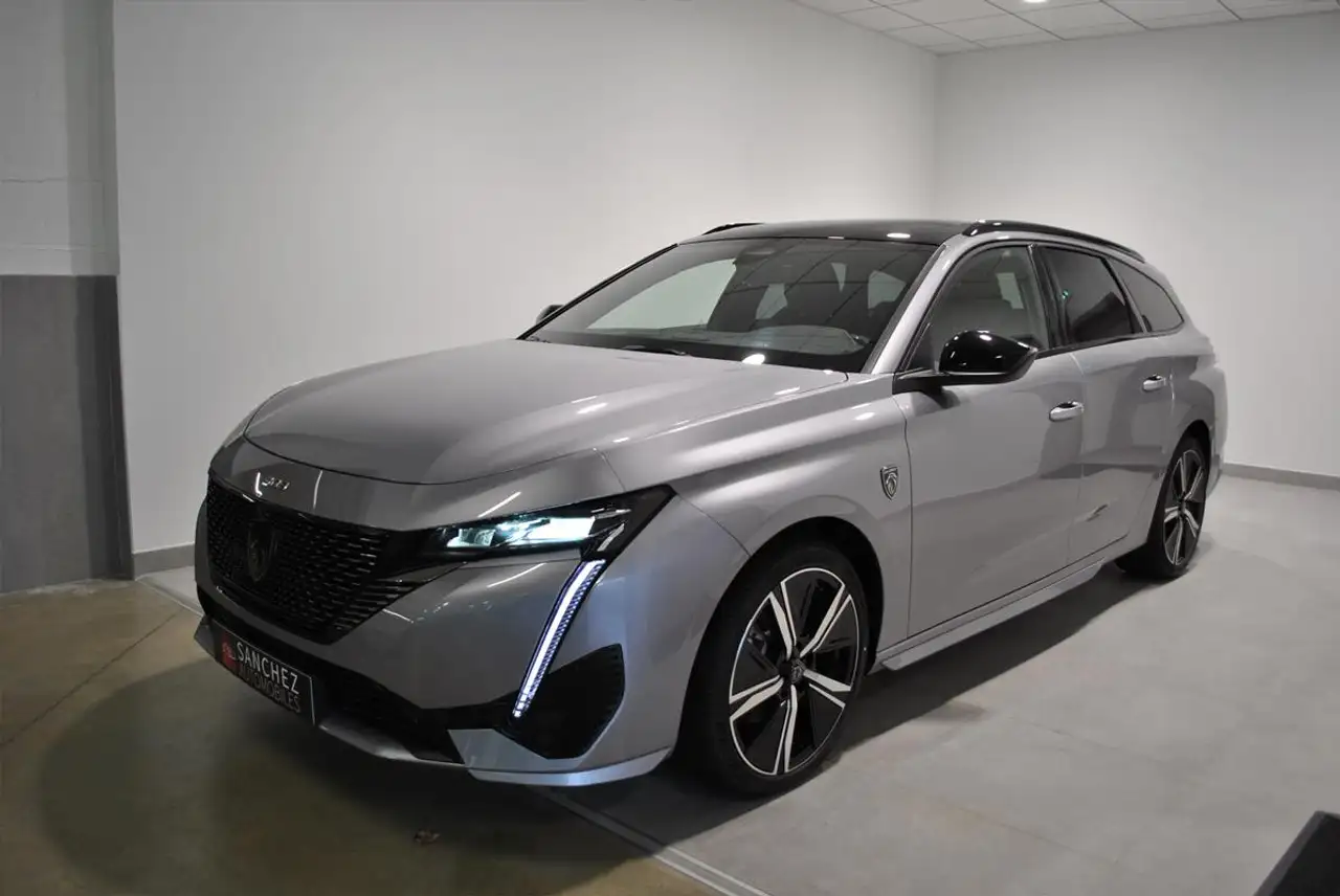 Peugeot III 1.5 BLUEHDI 130 EAT8 GT — photo 1 of 30