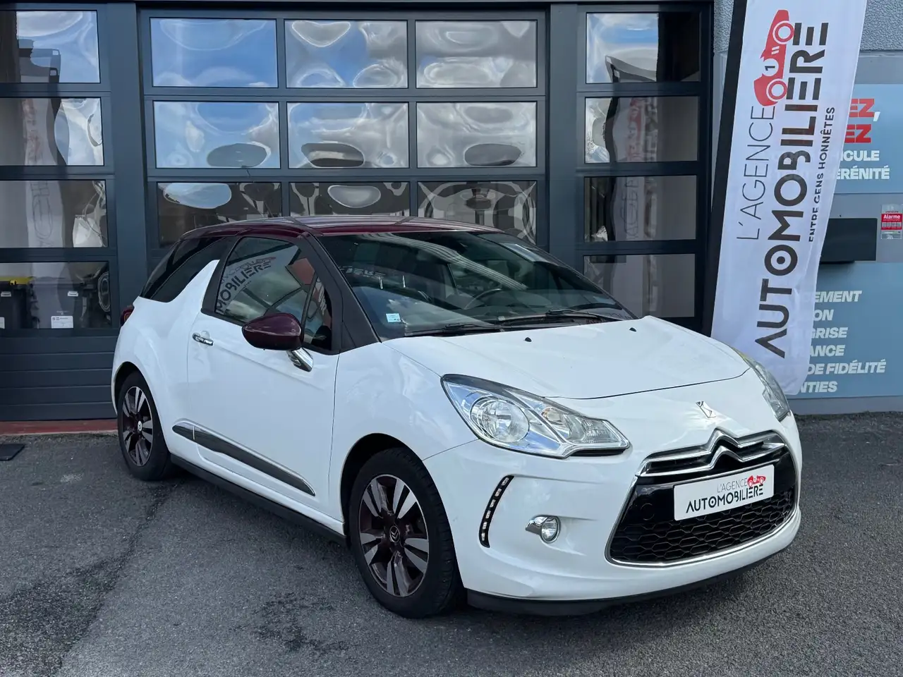 Citroen DS3 DS3 e-HDi 90 Airdream So Chic — photo 1 of 28