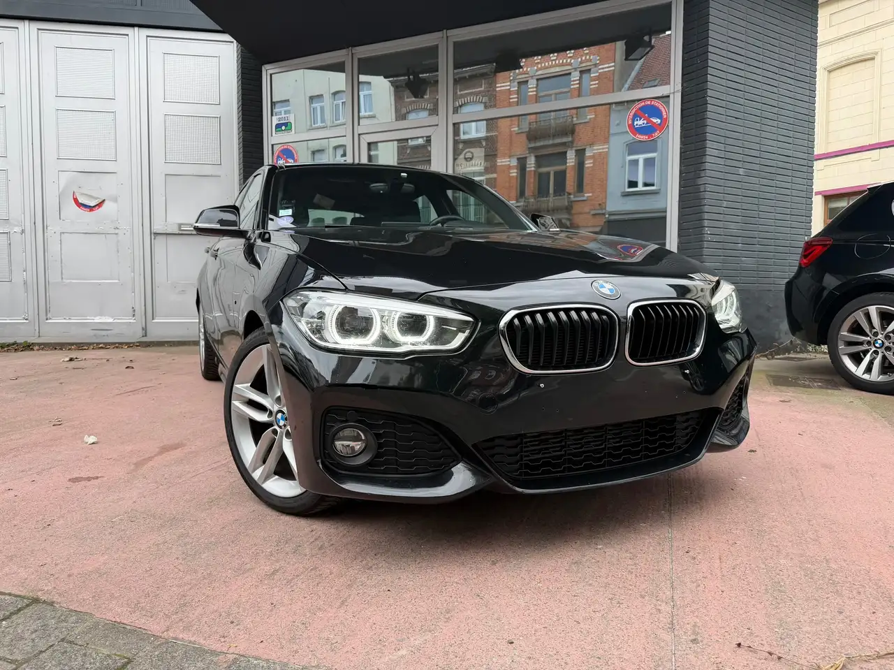 BMW 118 GARANTIE - PACK M - APPLE CARPLAY - GRAND ECRAN - SHADOWLINE - FULL LED - SYSTEME SON PREMIUM HIFI - CAMERA DE RECUL — photo 1 of 13