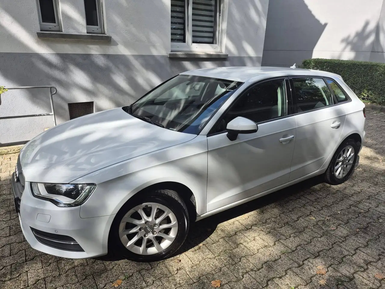 Audi A3 A3 Sportback Diesel 1.6 TDI Sportback (clean diesel) S tronic Ambiente — photo 1 of 20