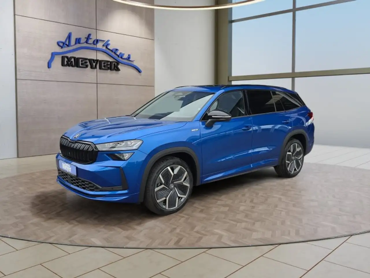 Skoda Kodiaq Sportline 1,5TSI aAHK/7-Sitzer/Pano/Matrix/Navi — photo 1 of 40