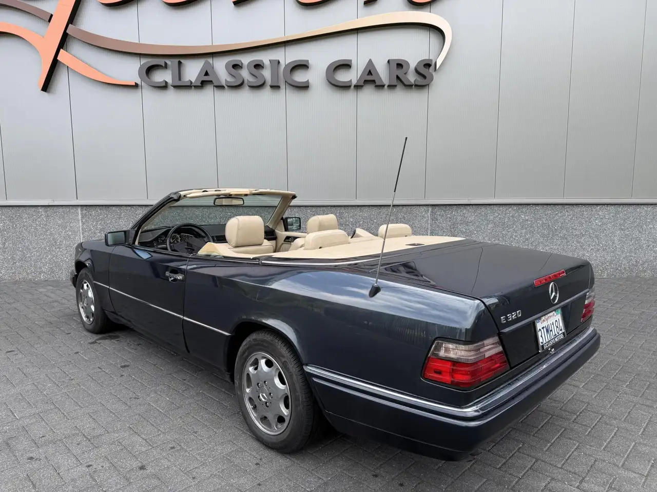 1995 Mercedes-Benz 320 W124 E320, photograph 11