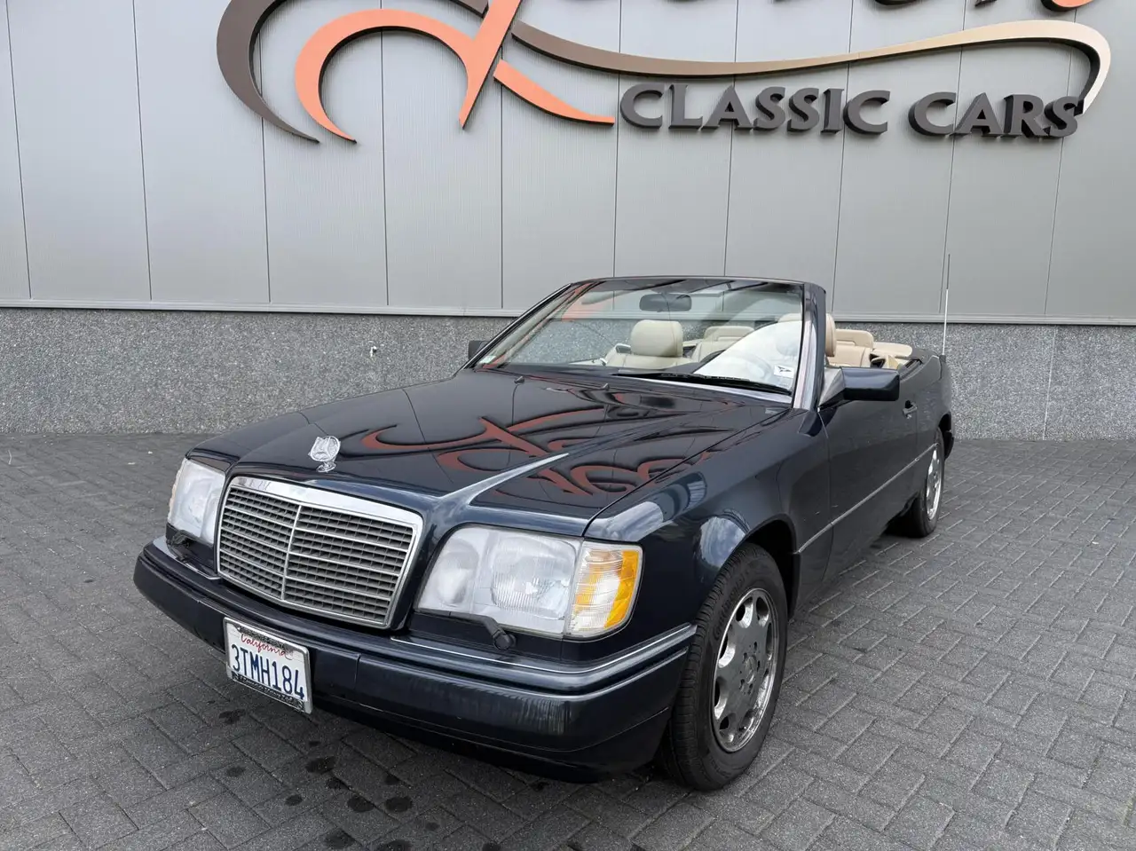 1995 Mercedes-Benz 320 W124 E320, photograph 3