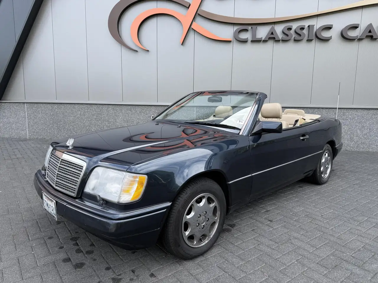 Mercedes-Benz 320 W124 E320 — photo 1 of 40