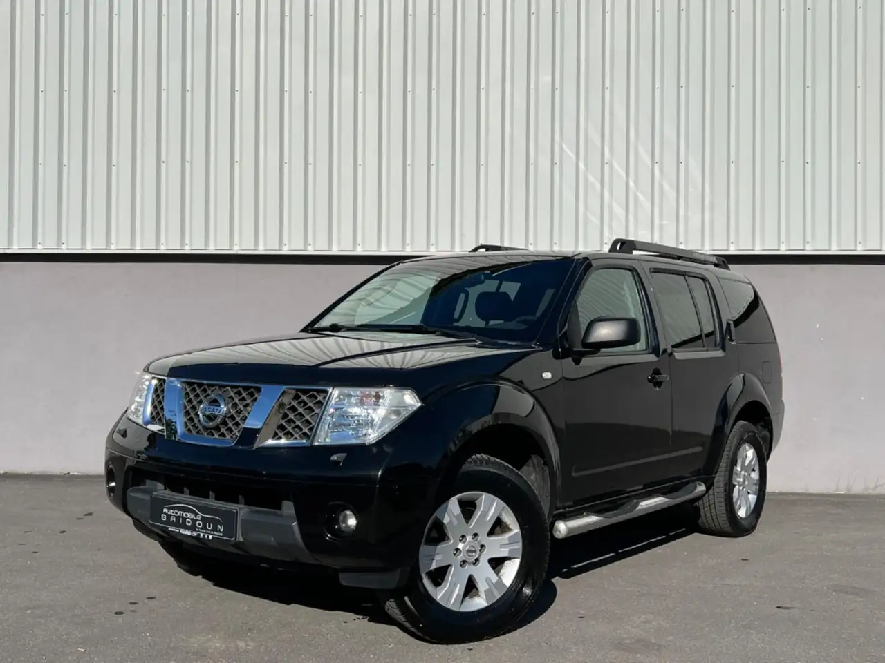 Nissan Pathfinder 2.5 dCi*AUTOMATIK*KLIMA*NAVI*AHK* — photo 1 of 17