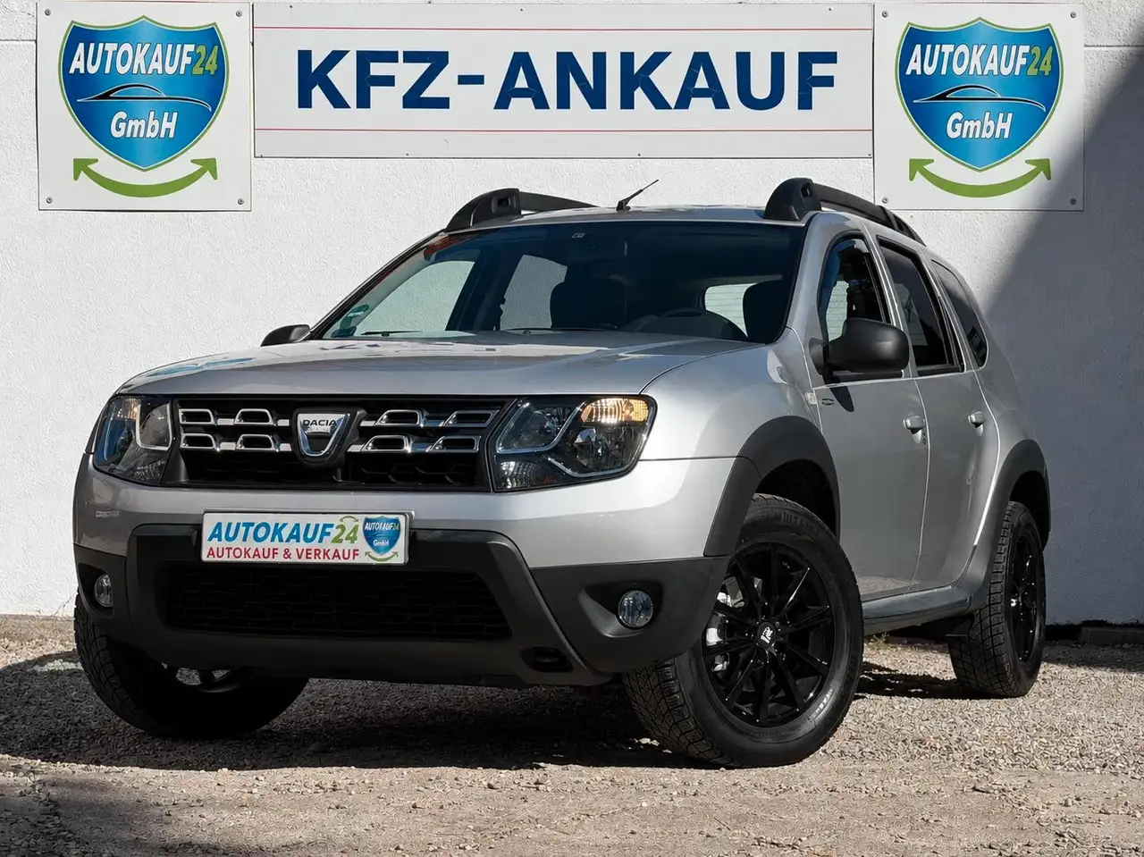 Dacia Duster I Laureate 4x4 — photo 1 of 17
