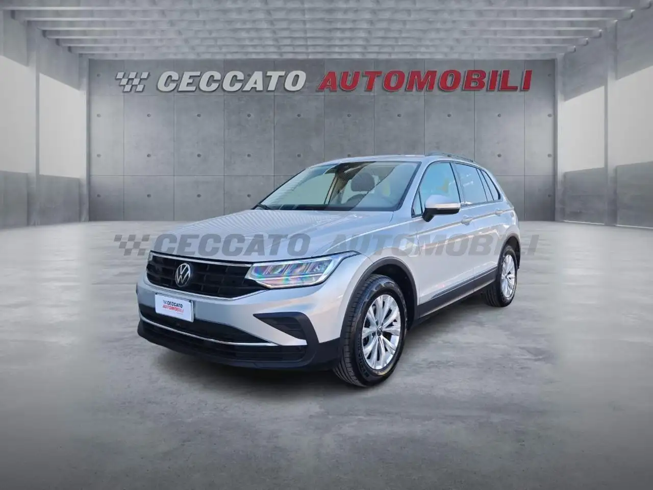 Volkswagen Tiguan Tiguan 2.0 tdi Life 150cv dsg — photo 1 of 15