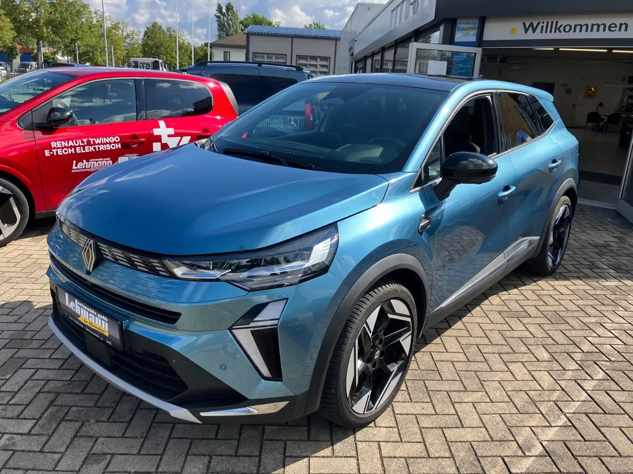 Renault Symbioz 145 E-Tech Full Hybrid Iconic — photo 1 of 20