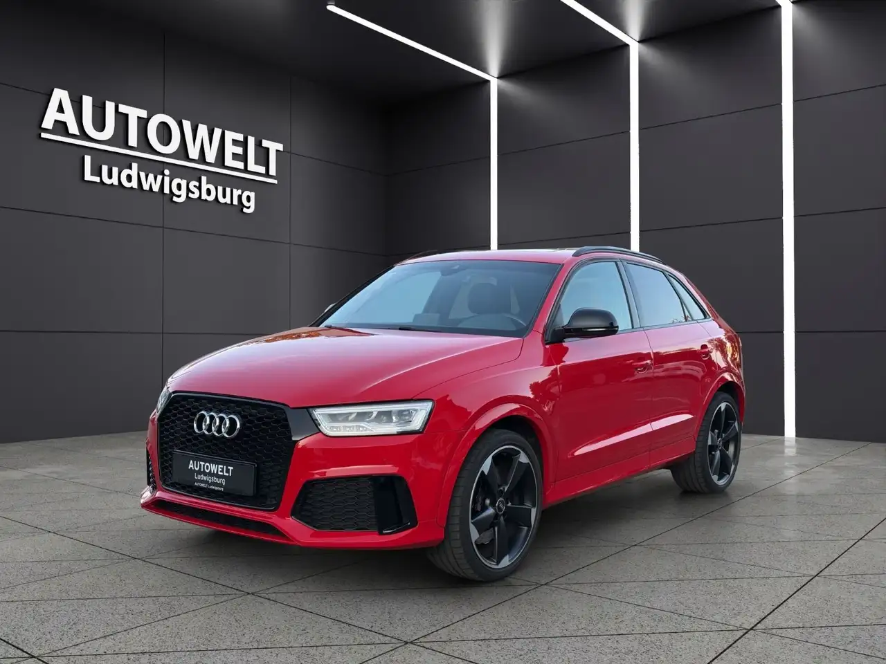 Audi RS Q3 RS Q3 2.5 TFSI Quattro Performance — photo 1 of 20