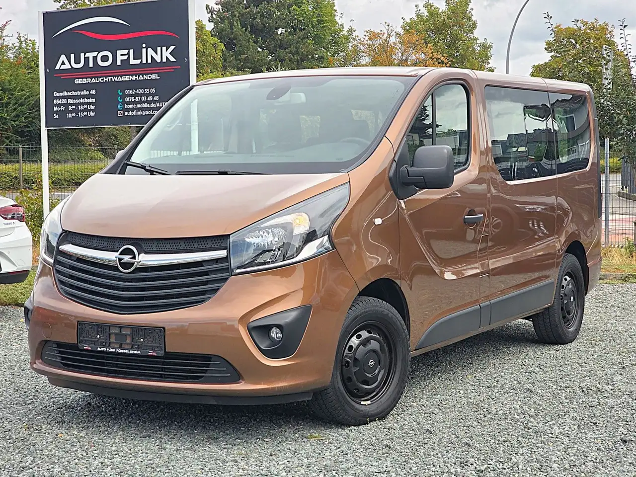 Opel Vivaro B Combi L1H1 145 2,7t NAVI/KAMERA/9SITZER — photo 1 of 24
