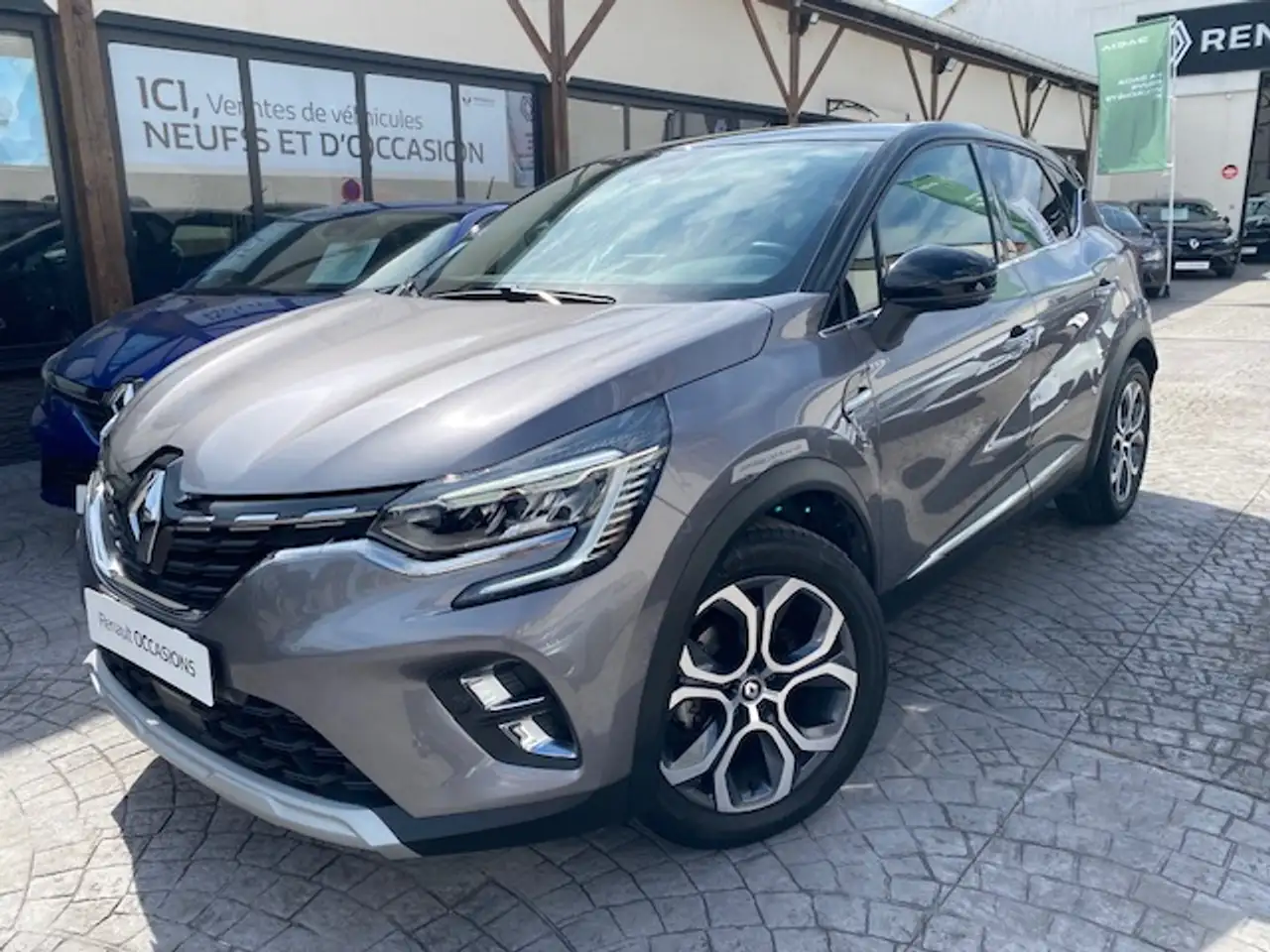 Renault Captur Captur mild hybrid 160 EDC Techno — photo 1 of 17