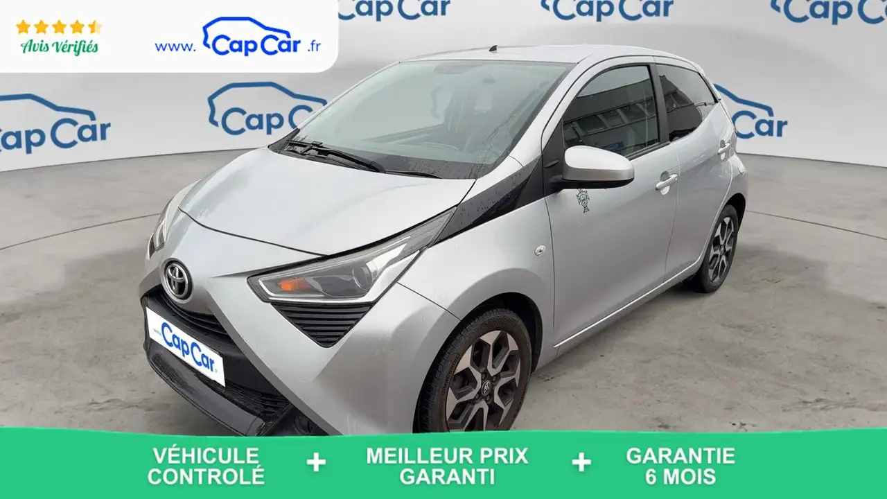 Toyota Aygo 1.0 72 X-Play — photo 1 of 29
