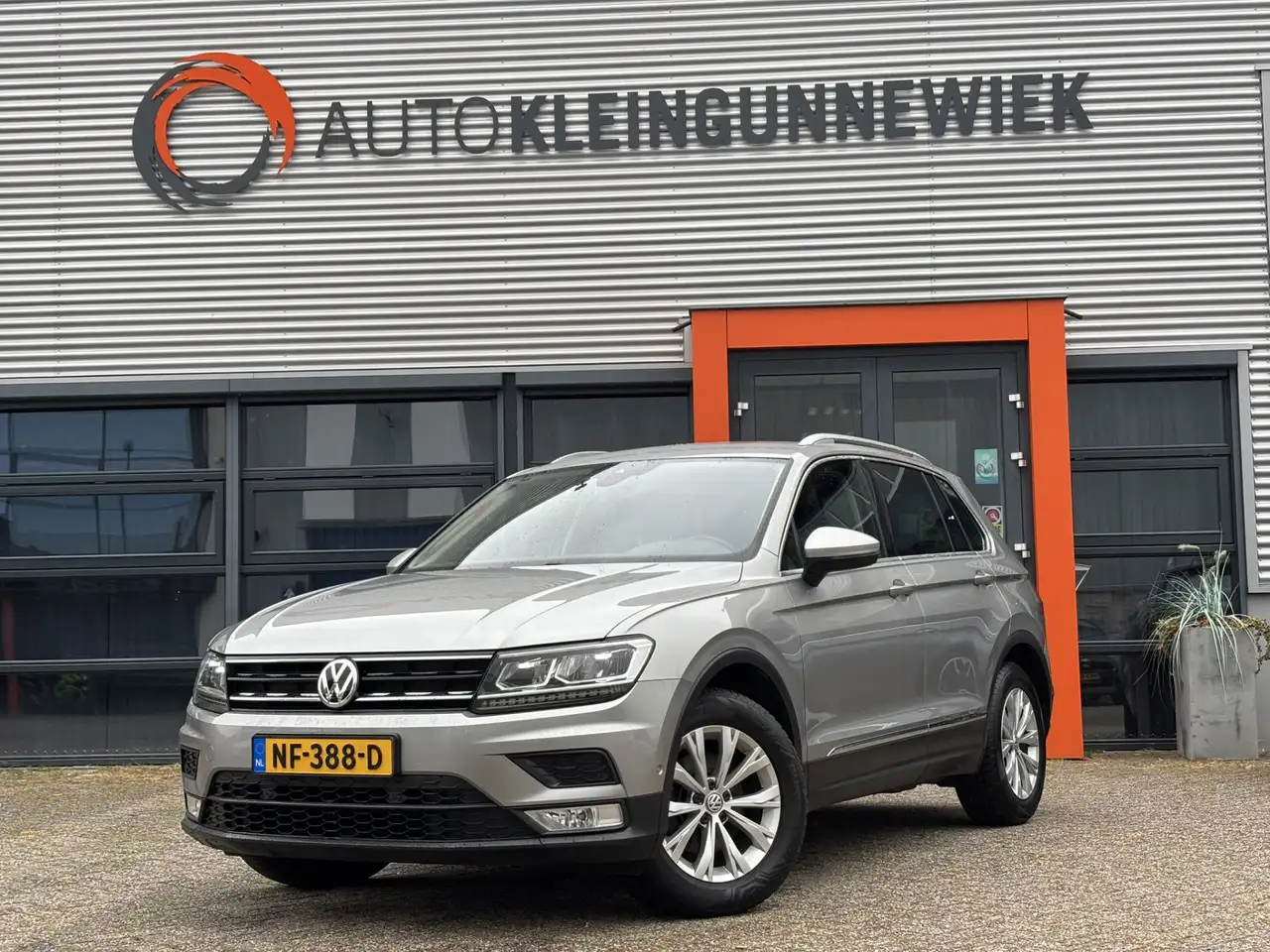 Volkswagen Tiguan 1.4 TSI Connected Series / NL auto / Camera / Navi — photo 1 of 15