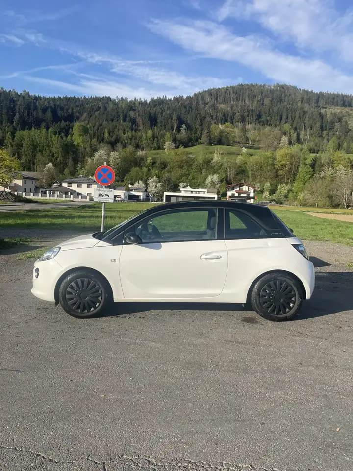 Opel Adam 1,2 — photo 1 of 9