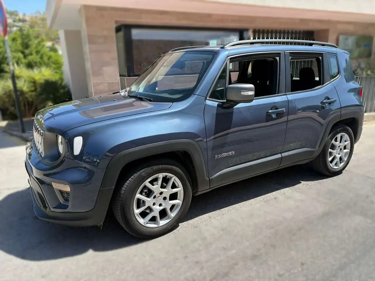 Jeep Renegade 1.0 Limited 4x2 — photo 1 of 5