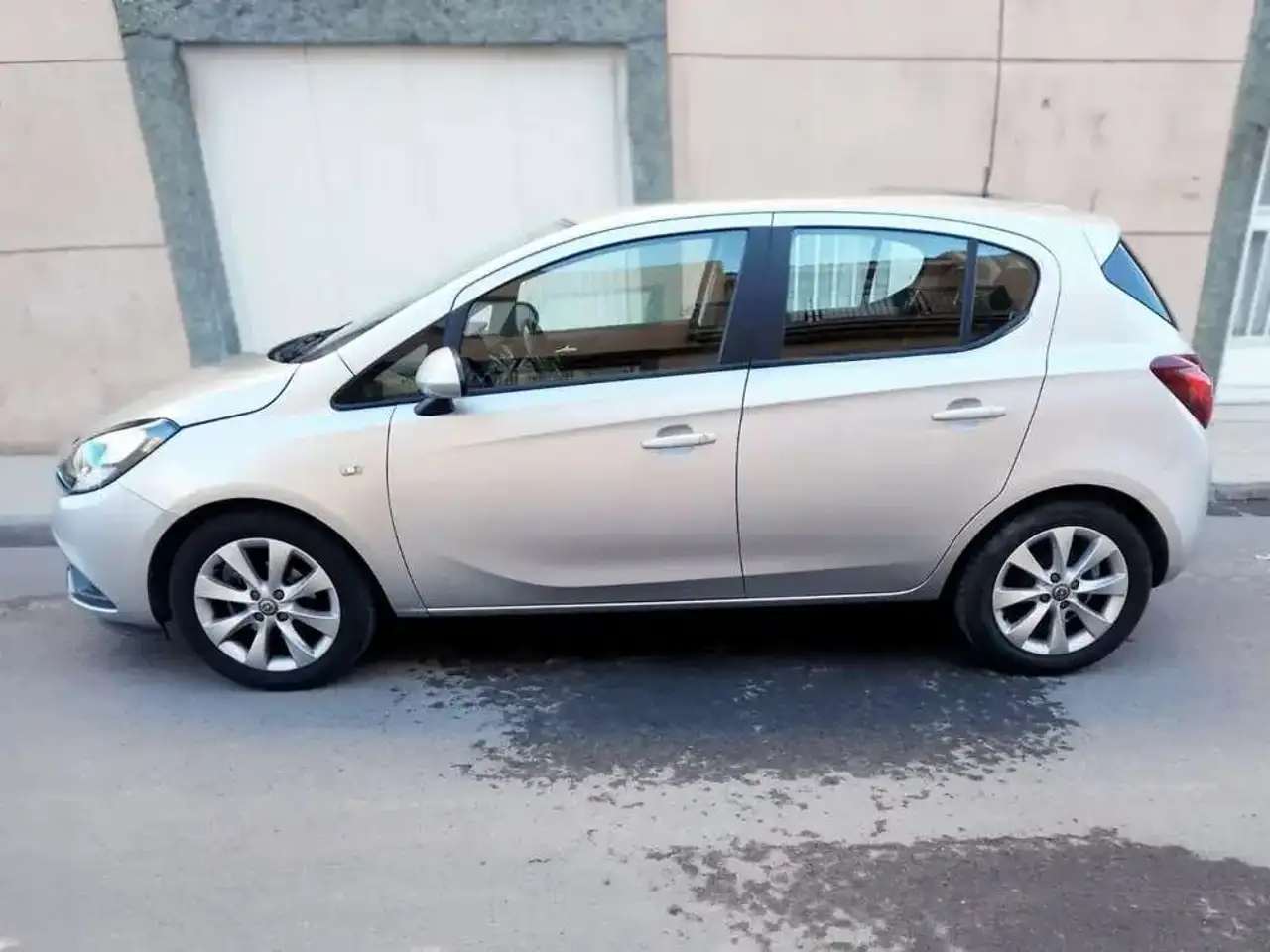 Opel Corsa 1.4 Selective Pro 90 — photo 1 of 11