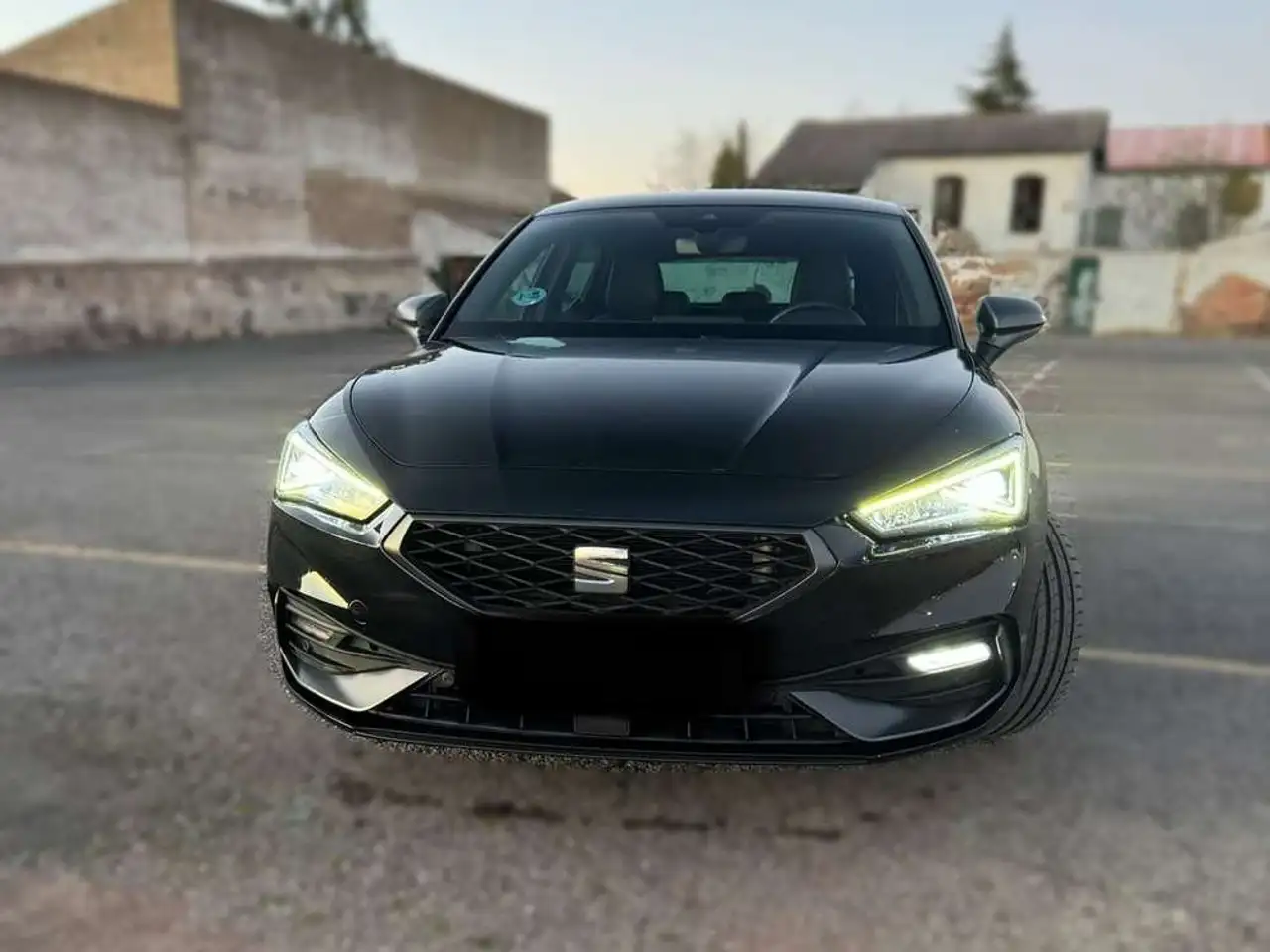 SEAT Leon 2.0TDI CR S&S FR DSG-7 150 — photo 1 of 10
