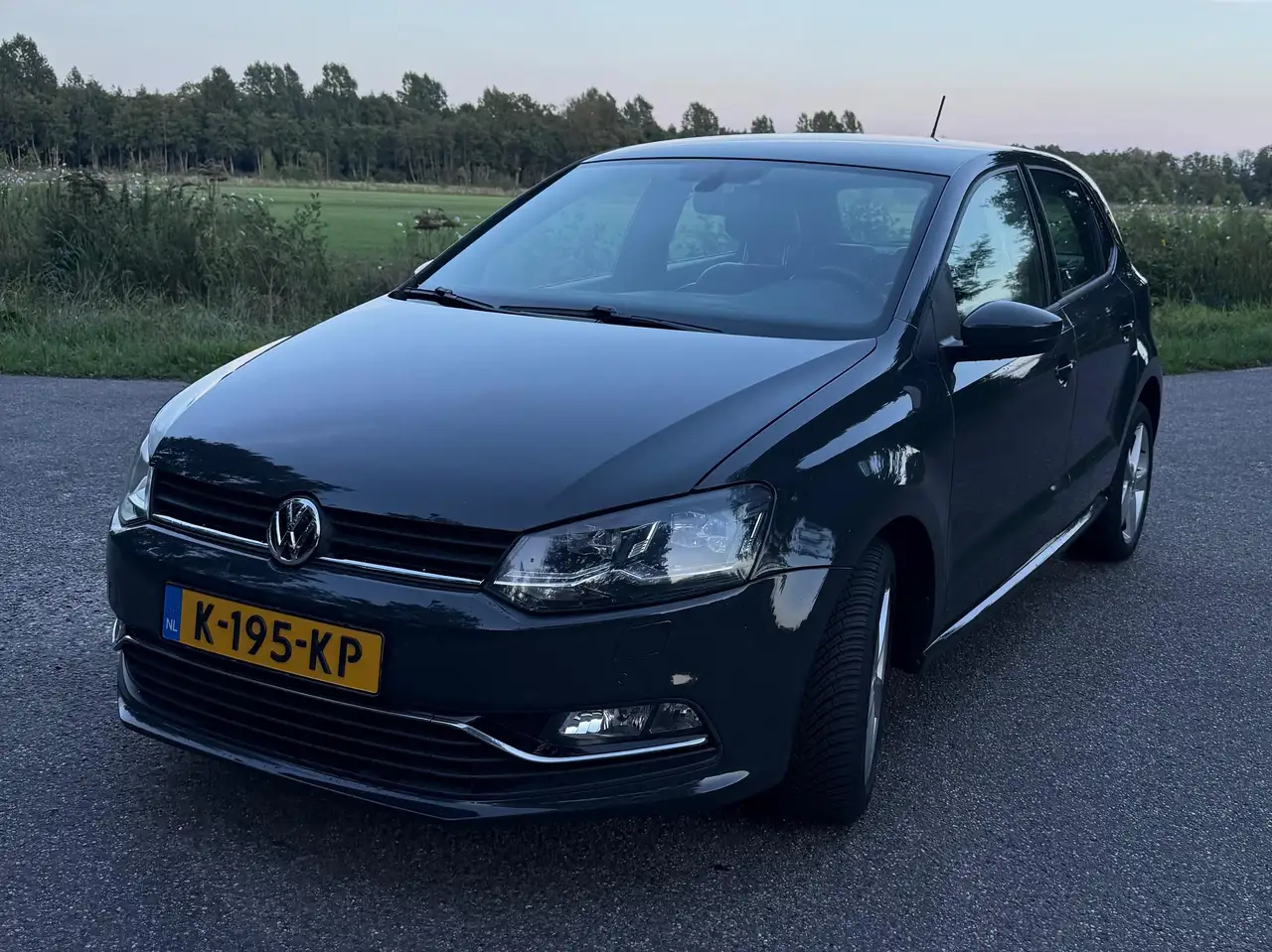Volkswagen Polo Polo 1.2 TSI First Edition — photo 1 of 13
