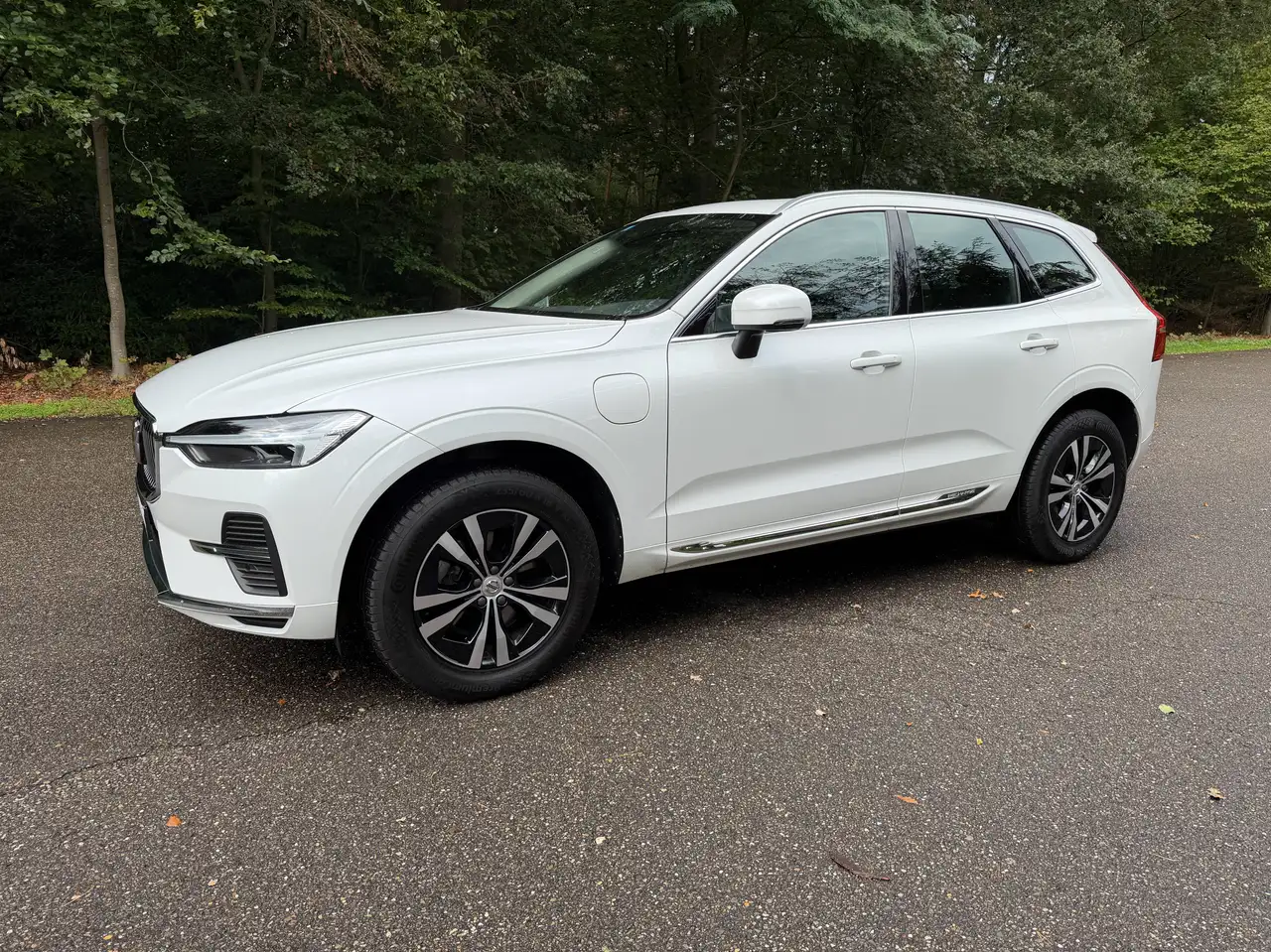 Volvo XC60 T6 AWD Plug-In 2022 152dkm Long Range Pano ACC — photo 1 of 24