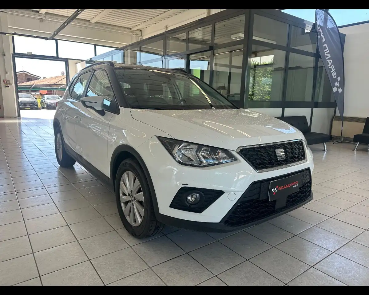 SEAT Arona 1.0 TGI Style — photo 1 of 18