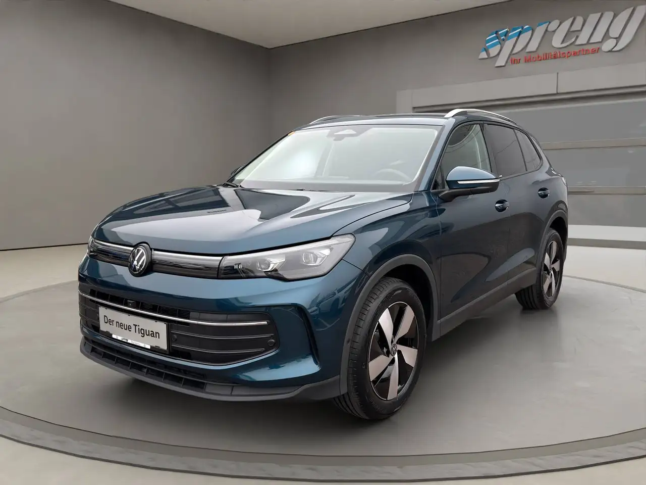 Volkswagen Tiguan FRIENDS 2.0TDI DSG - nur € 39.999,-* Monatlich € — photo 1 of 31
