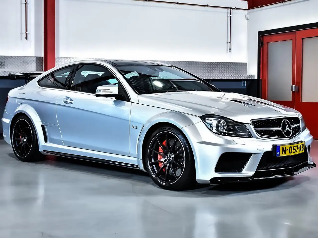 Mercedes-Benz C 63 AMG BLACK SERIES C63AMG 1-800 collectors item! — photo 1 of 37
