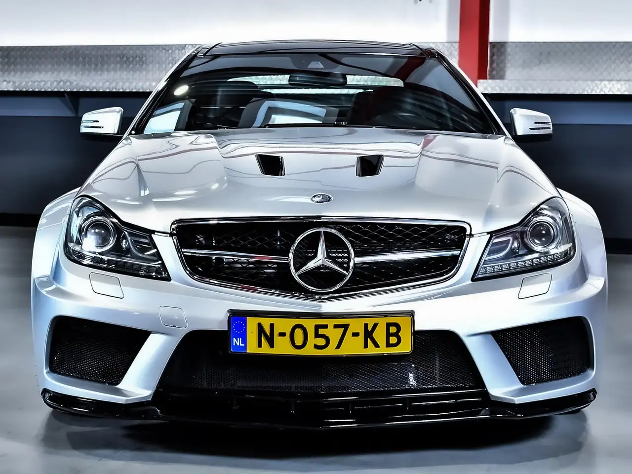 2012 Mercedes-Benz C 63 AMG BLACK SERIES C63AMG 1-800 collectors item!, photograph 2