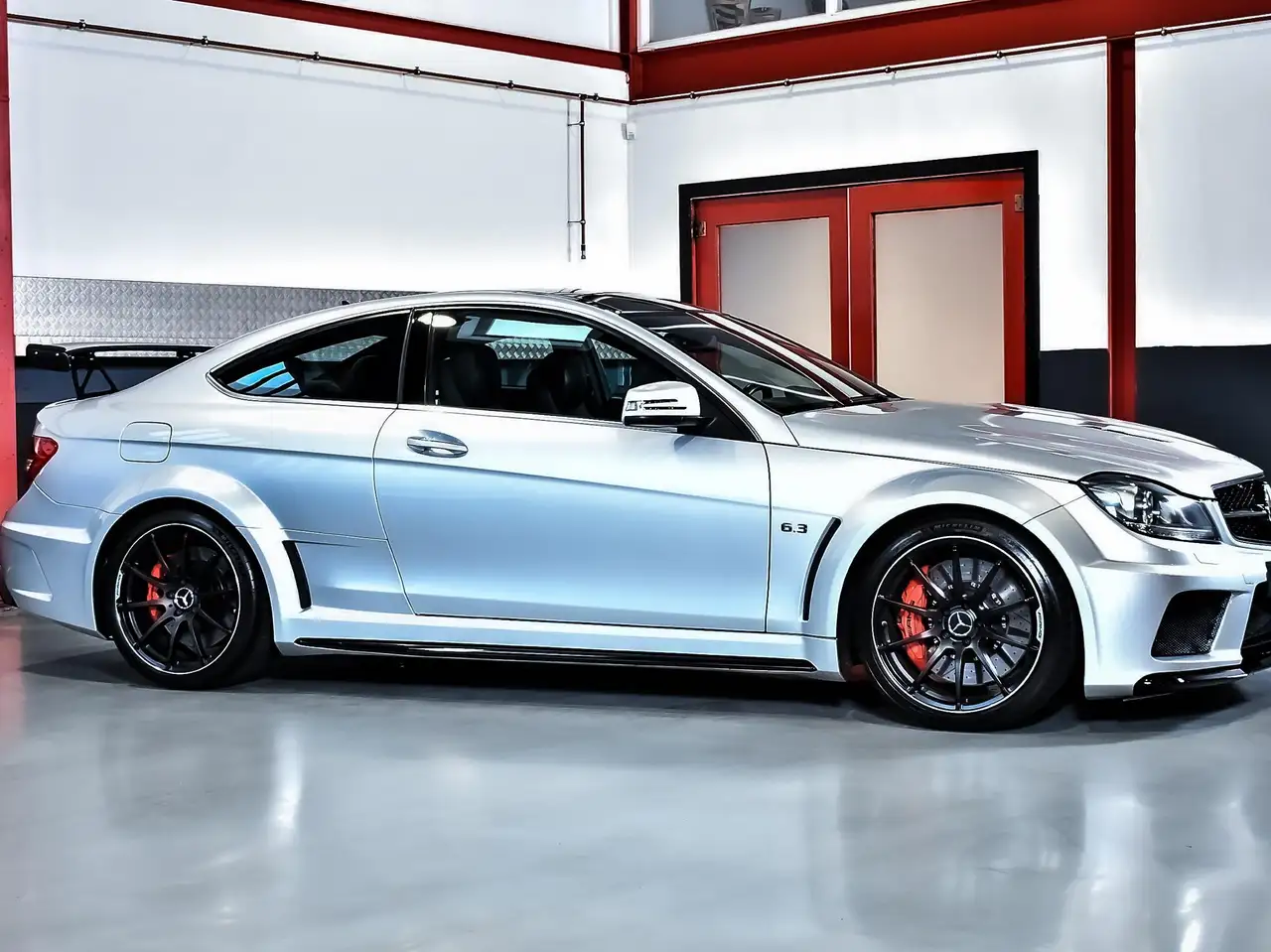 2012 Mercedes-Benz C 63 AMG BLACK SERIES C63AMG 1-800 collectors item!, photograph 3
