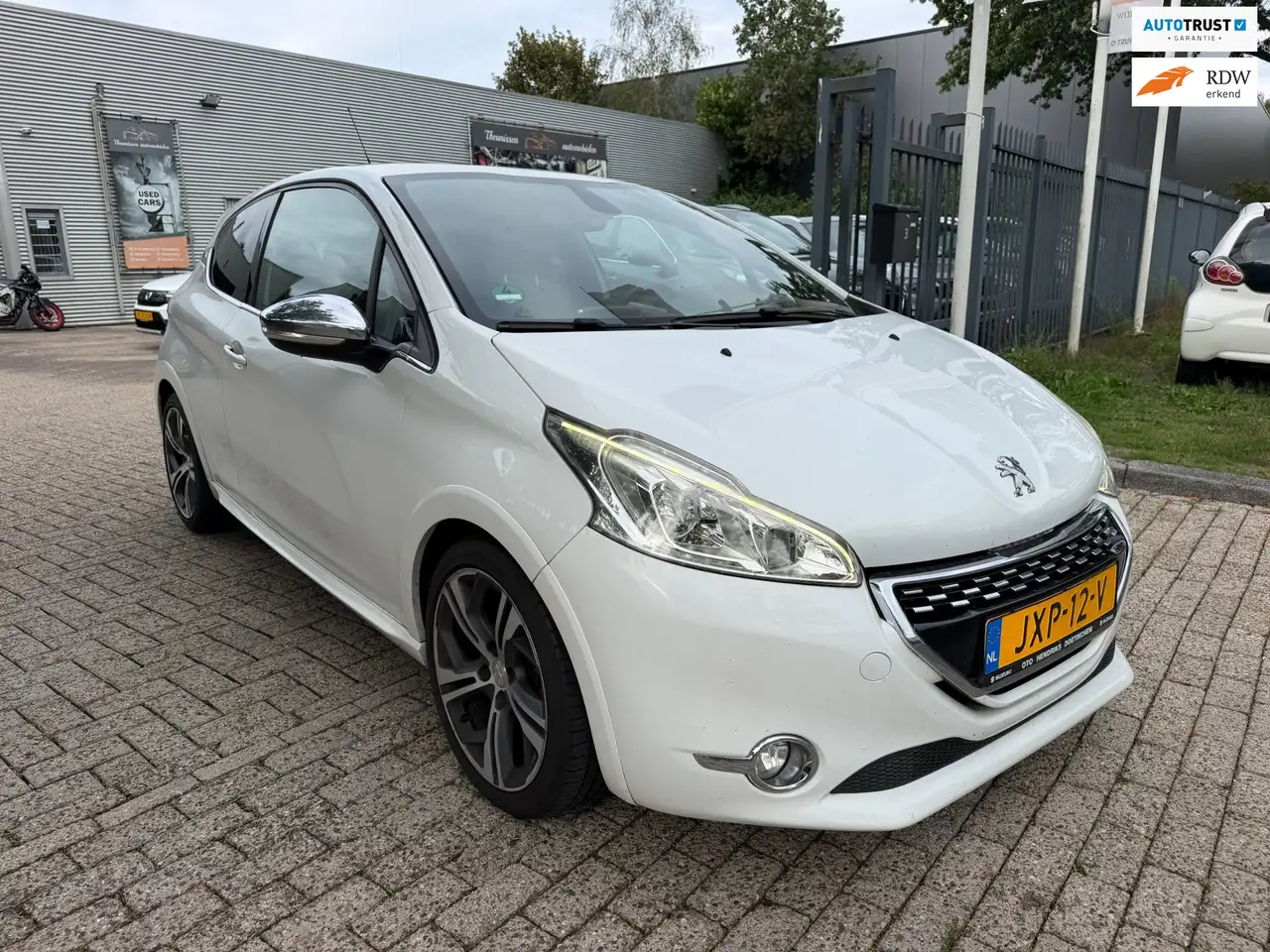 Peugeot 208 1.6 THP GTi 200 pk leder, cruise, elec pakket, pdc — photo 1 of 40