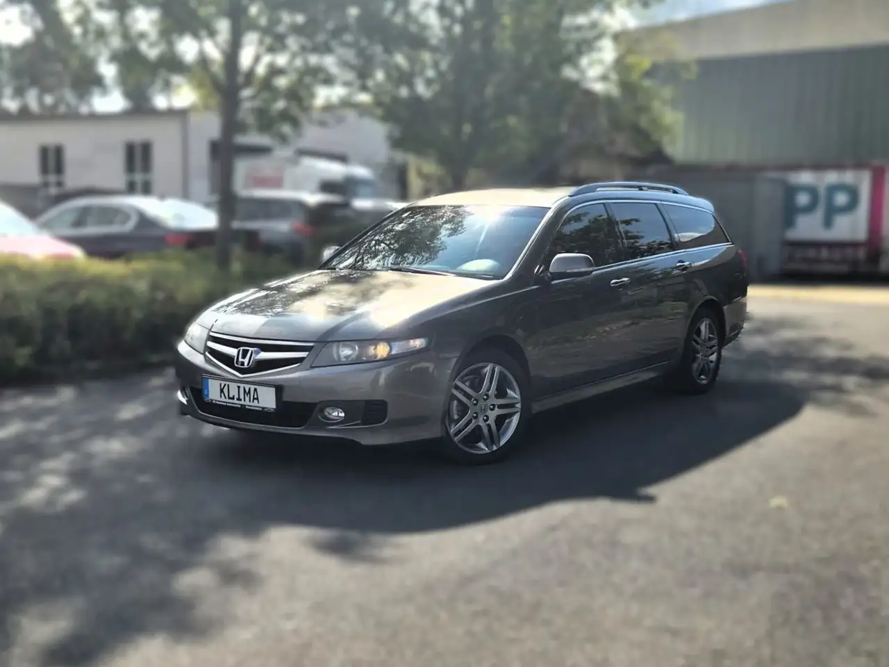 Honda Accord Tourer 2.0 Sport 30 Jahre Edition/ PDC — photo 1 of 40