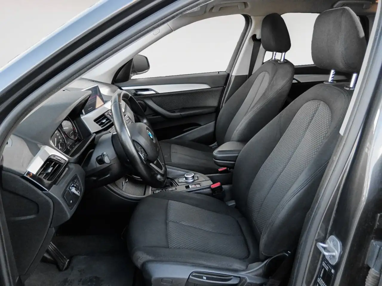 2021 BMW X1 sDrive 18i, photograph 11