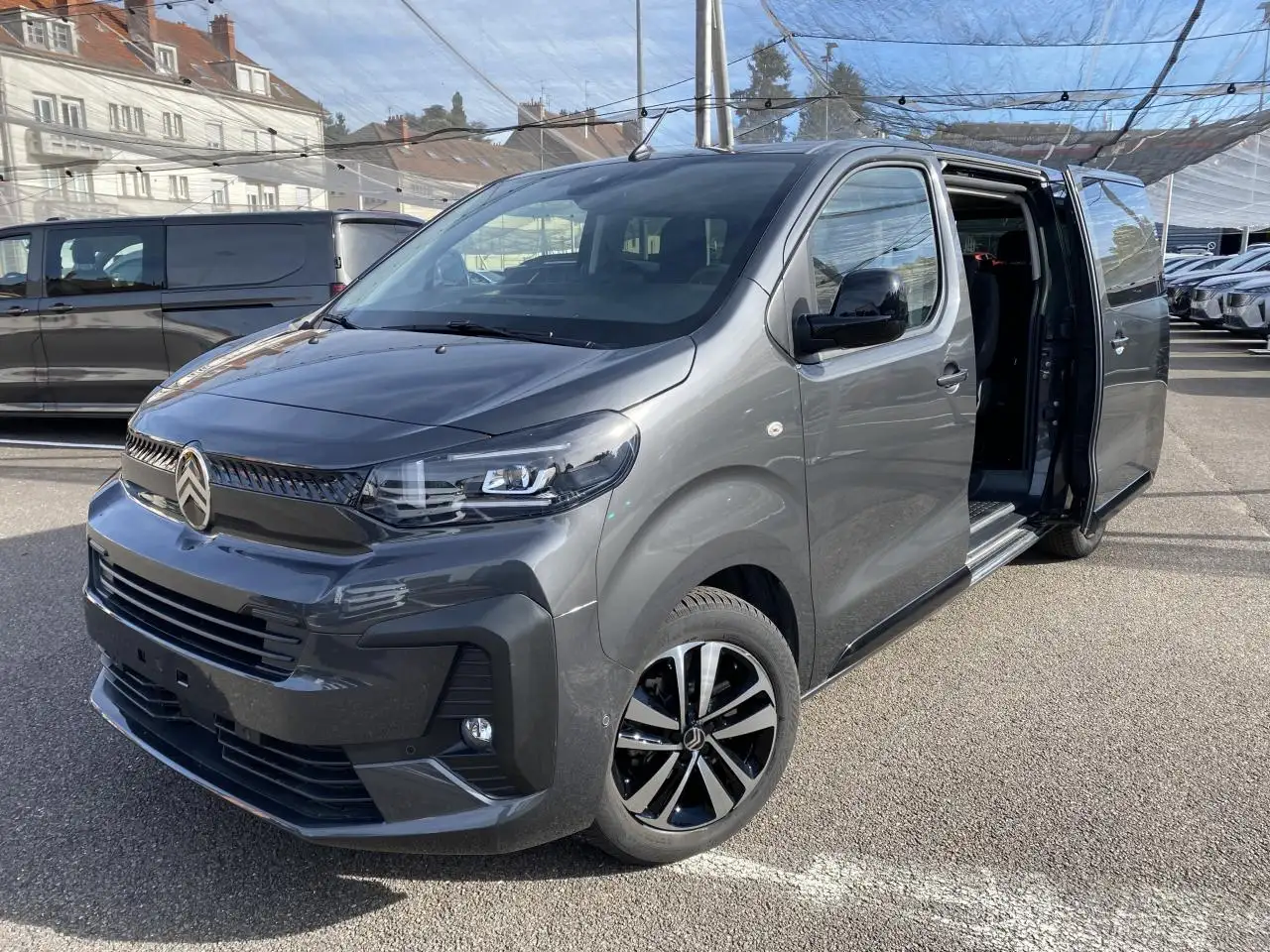 Citroen Spacetourer XL 2.2 D 180 S\u0026S EAT8 BUSINESS PACK 8PL TOIT PANORAMIQUE / PACK CUIR — photo 1 of 15