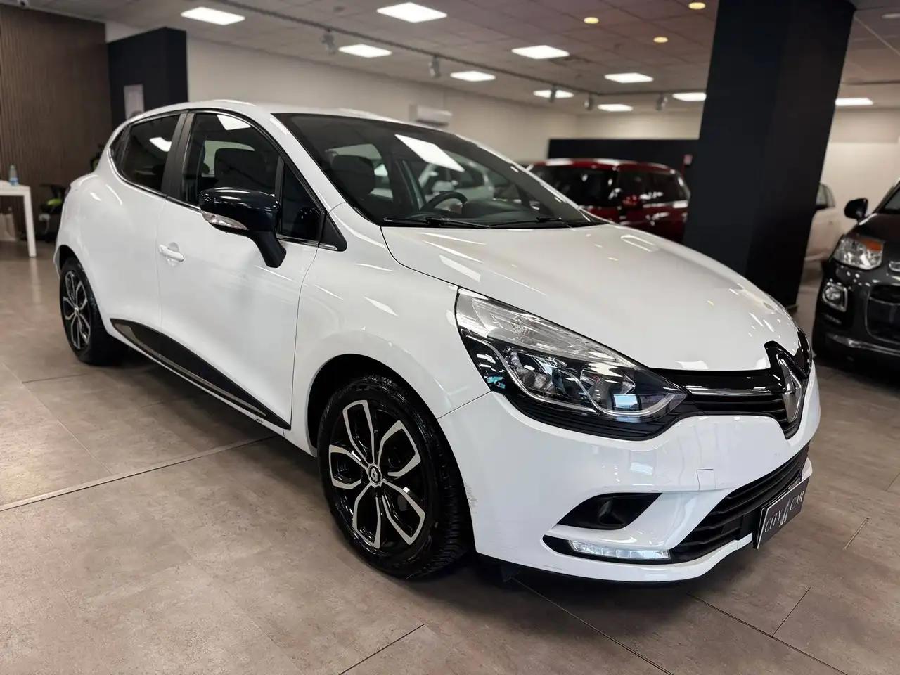 Renault Clio 1.5 dci energy Zen 75cv — photo 1 of 15