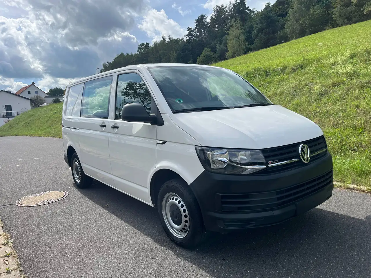Volkswagen T6 Transporter 2.0TDI 4motion Allrad *HU Neu*Scheckheft gepflegt* — photo 1 of 15
